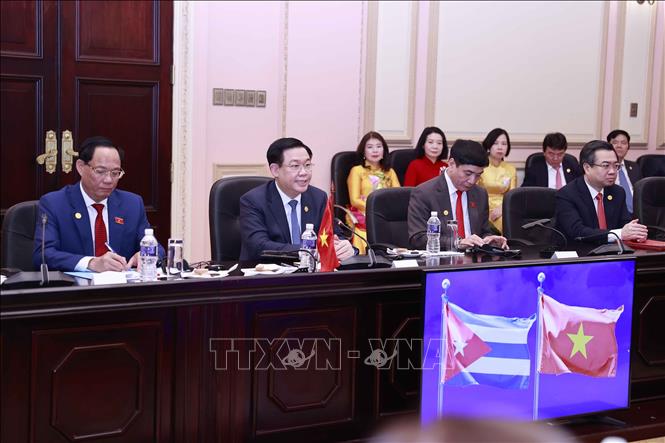 Chủ tịch Quốc hội Vương Đình Huệ hội đàm với Chủ tịch Quốc hội Cuba