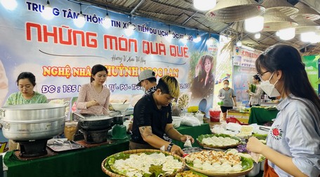 Bếp hồng bánh quê