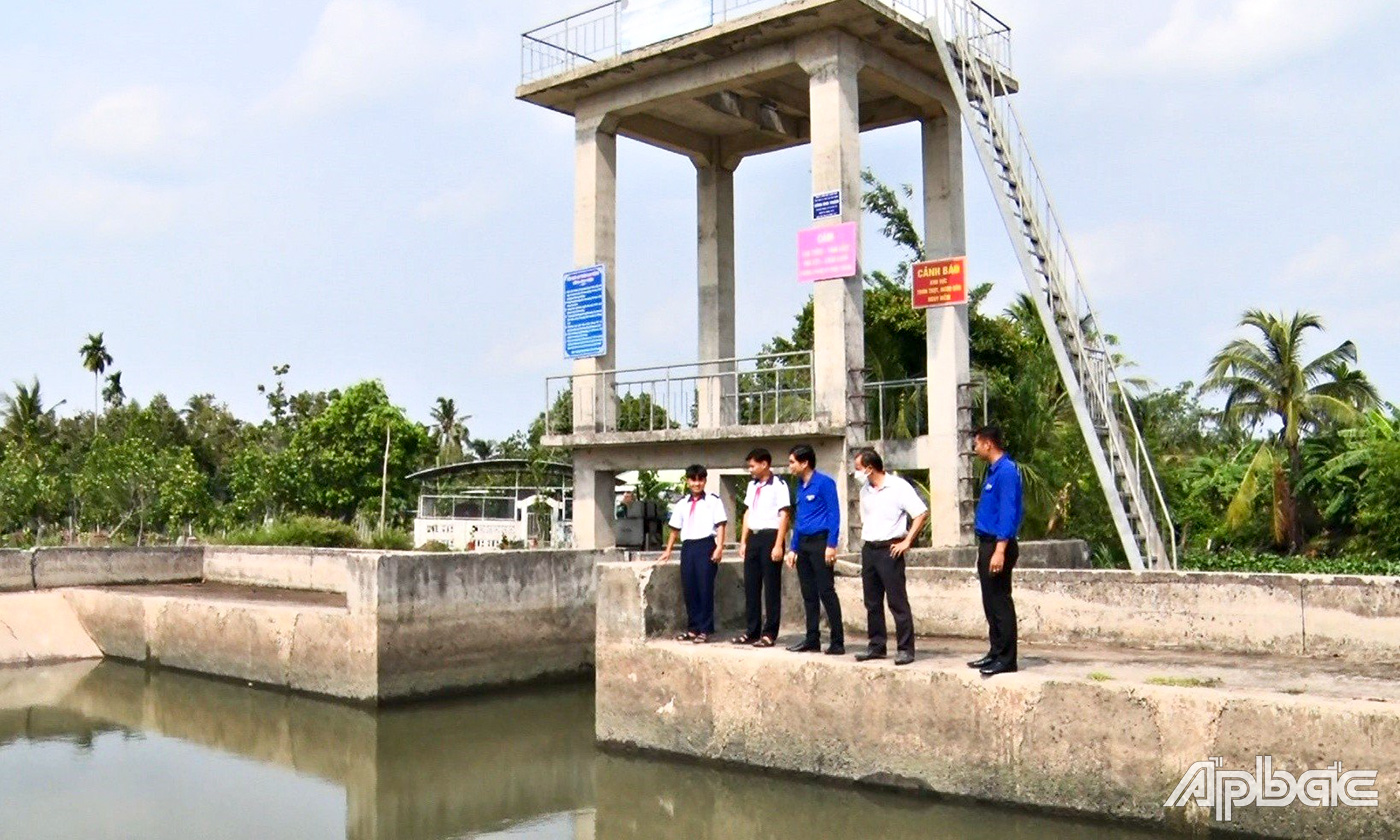 Tiền Giang: Học sinh lớp 7 dũng cảm cứu bạn đuối nước