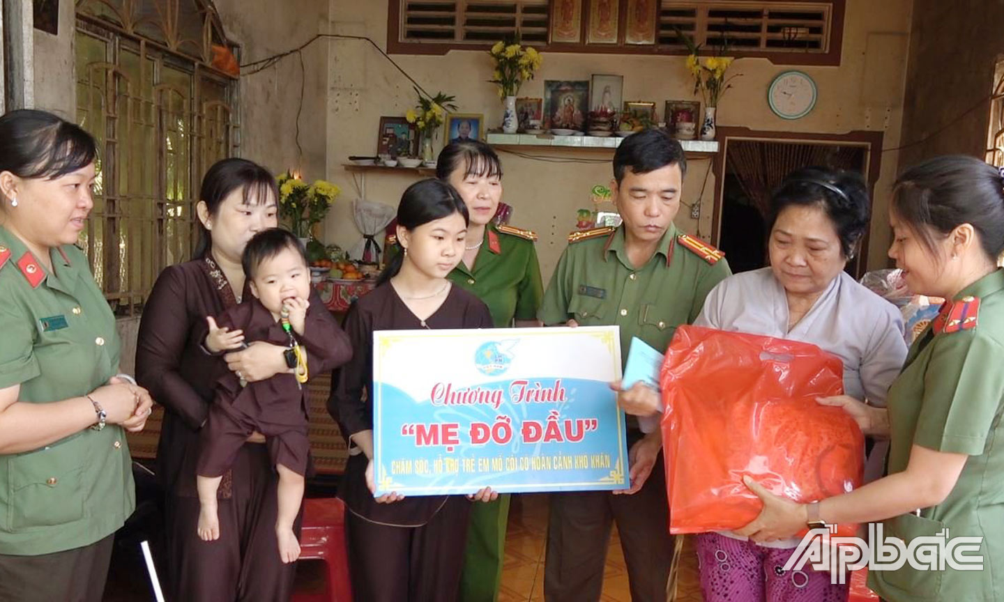 Tiền Giang: Tấm lòng những người mẹ "sắc áo xanh"