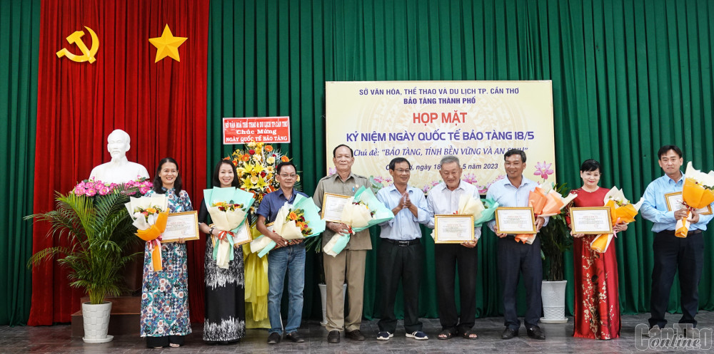 Bảo tàng TP Cần Thơ tiếp nhận nhiều hiện vật do các cá nhân hiến tặng
