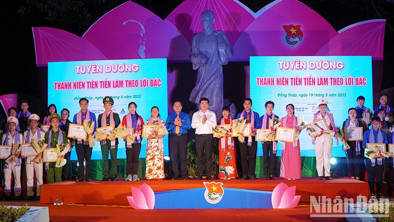 Đồng Tháp tuyên dương 43 thanh niên tiên tiến làm theo lời Bác