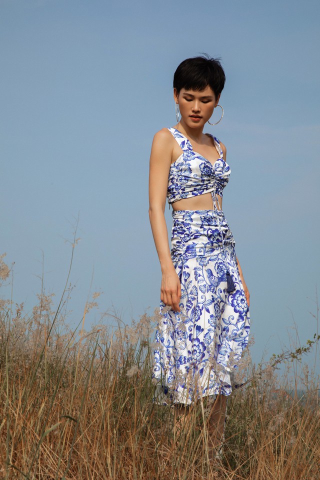 Váy maxi lãng mạn của Tuyết Lan, Lương Thùy Linh