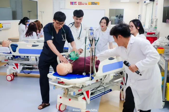 Nữ sinh Y khoa thạo 5 thứ tiếng, học giỏi và hát hay thi Miss World Vietnam 2023