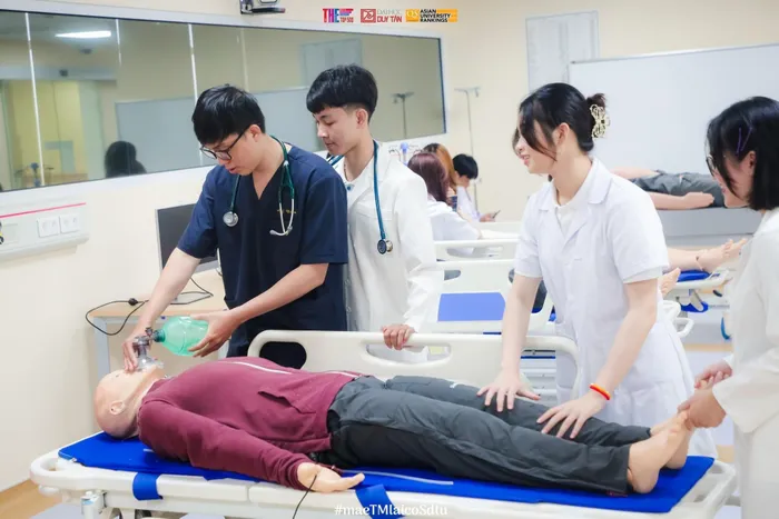 Nữ sinh Y khoa thạo 5 thứ tiếng, học giỏi và hát hay thi Miss World Vietnam 2023