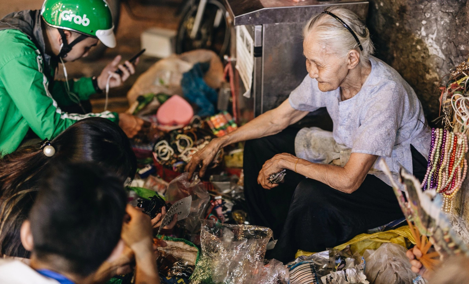 Khách Tây kể những điều thú vị chỉ có thể cảm nhận khi tới Việt Nam