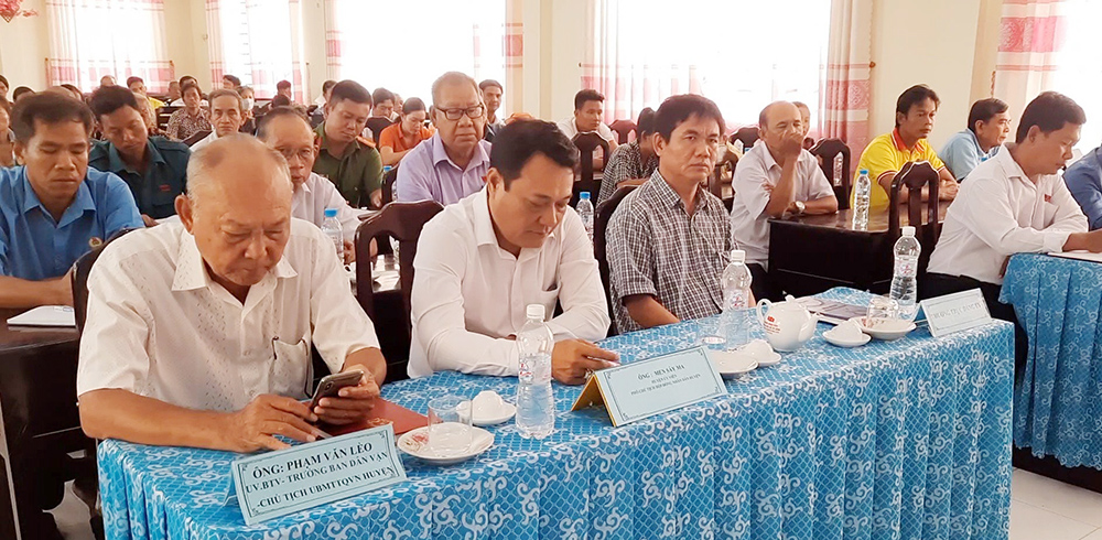Chủ tịch UBMTTQVN tỉnh An Giang Nguyễn Tiếc Hùng tiếp xúc cử tri Khmer