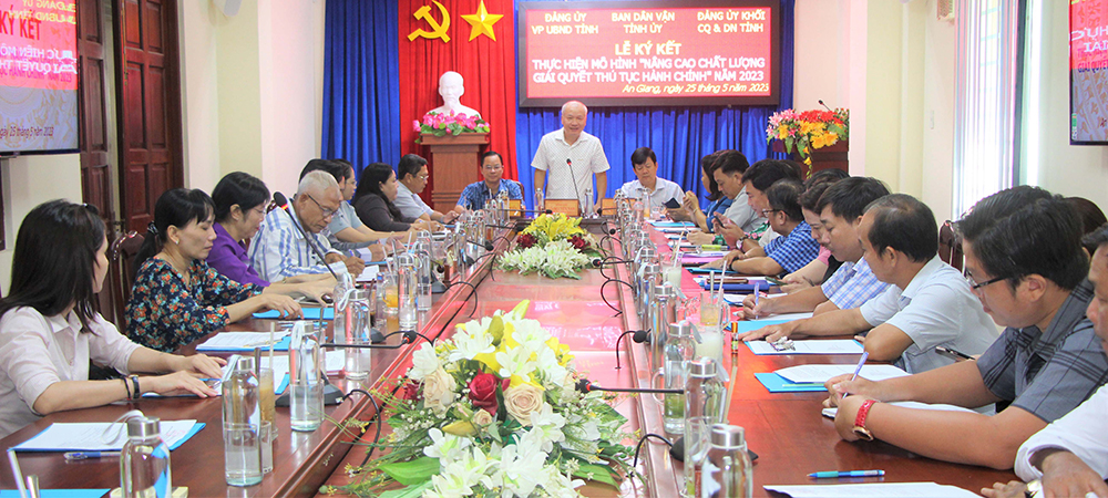 An Giang ký kết phối hợp thực hiện mô hình “Nâng cao chất lượng giải quyết thủ tục hành chính”