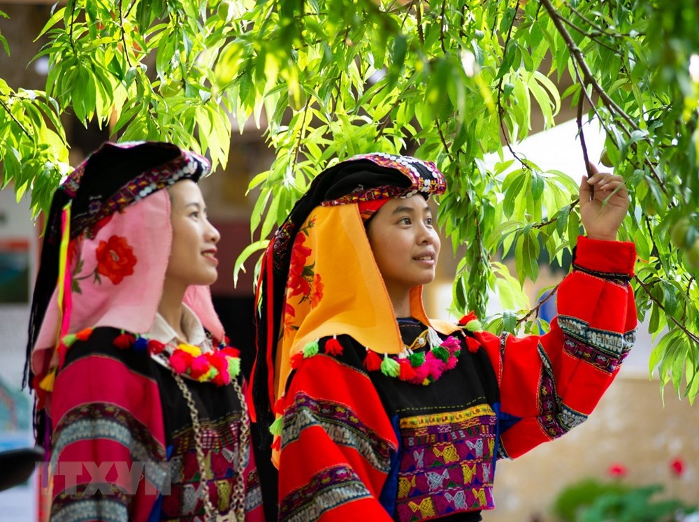 Vẻ đẹp rực rỡ của trang phục dân tộc Lô Lô ở Hà Giang
