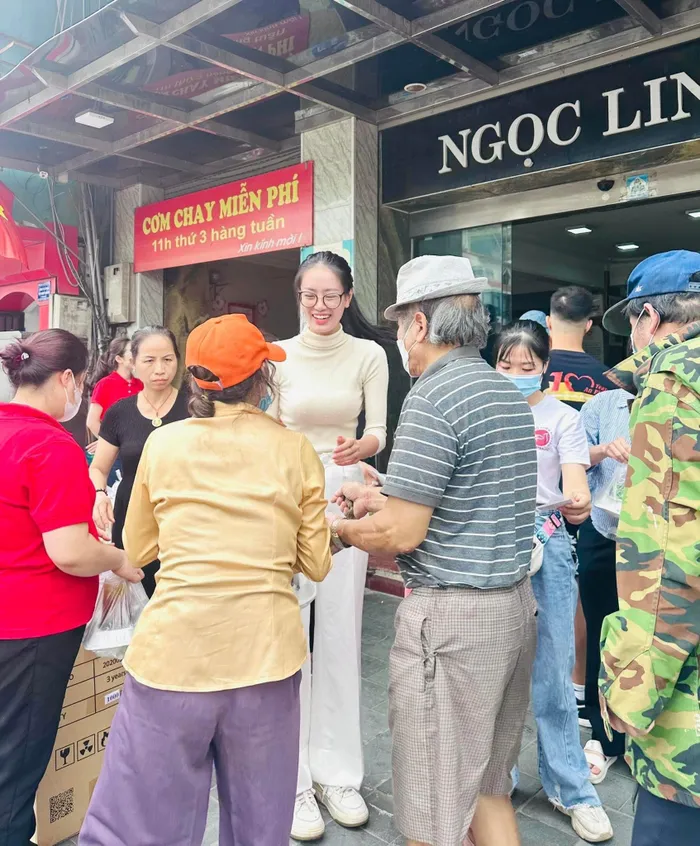 Miss World Vietnam 2023: Nữ sinh vòng eo 58 cm, là thủ môn xuất sắc
