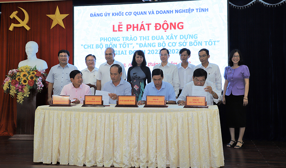 Đảng bộ Khối Cơ quan và Doanh nghiệp tỉnh An Giang phát động thi đua xây dựng “Chi bộ bốn tốt”, “Đảng bộ cơ sở bốn tốt”