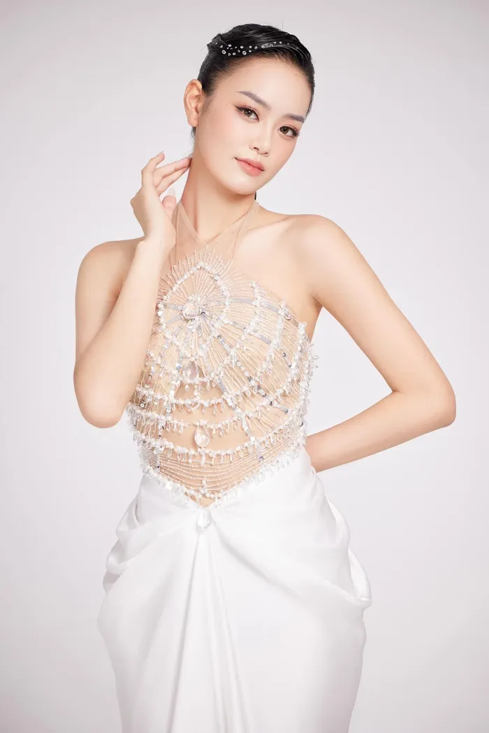 Miss World Vietnam 2023: Nữ sinh vòng eo 58 cm, là thủ môn xuất sắc