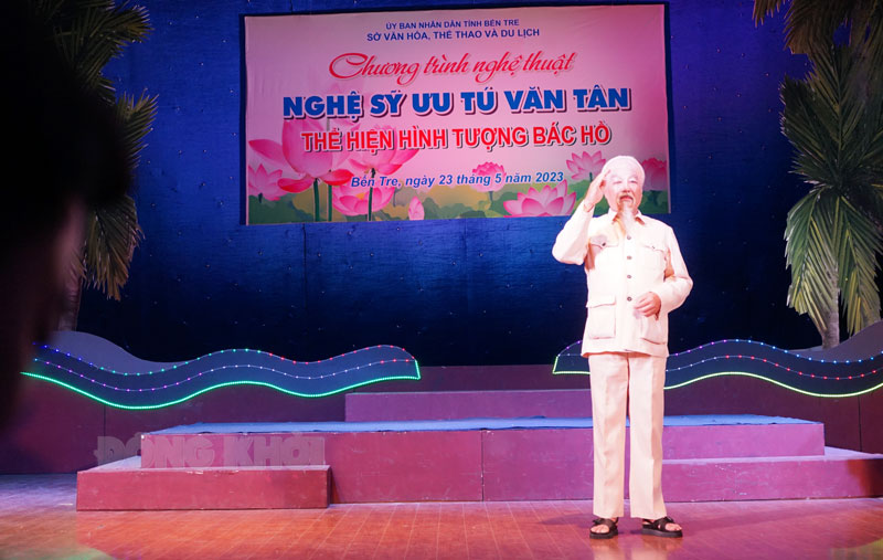 Ân tình nghệ sĩ ưu tú Văn Tân