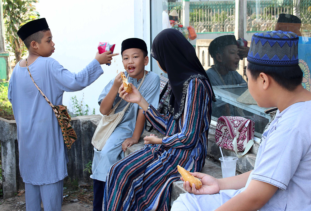 Đến lớp học của thầy Ismael