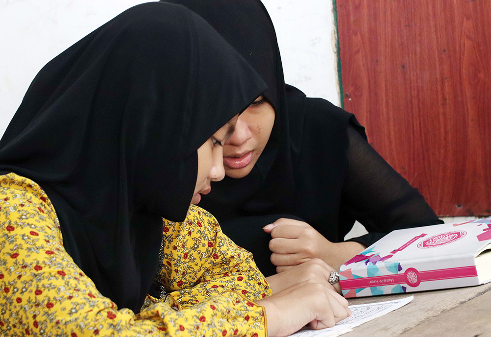 Đến lớp học của thầy Ismael