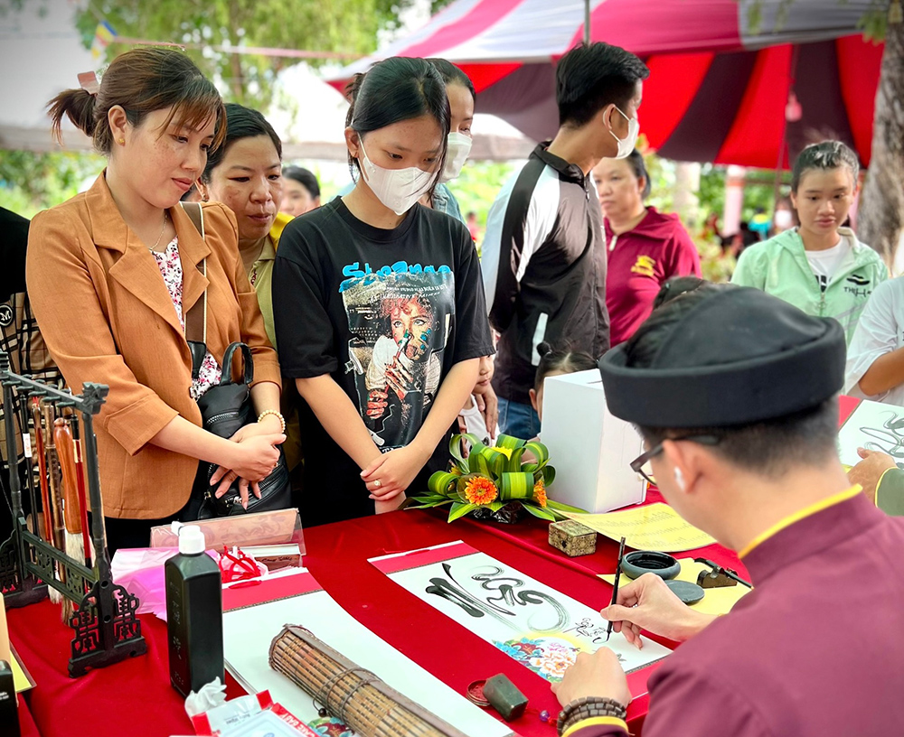 An lạc trong tuần lễ Phật đản