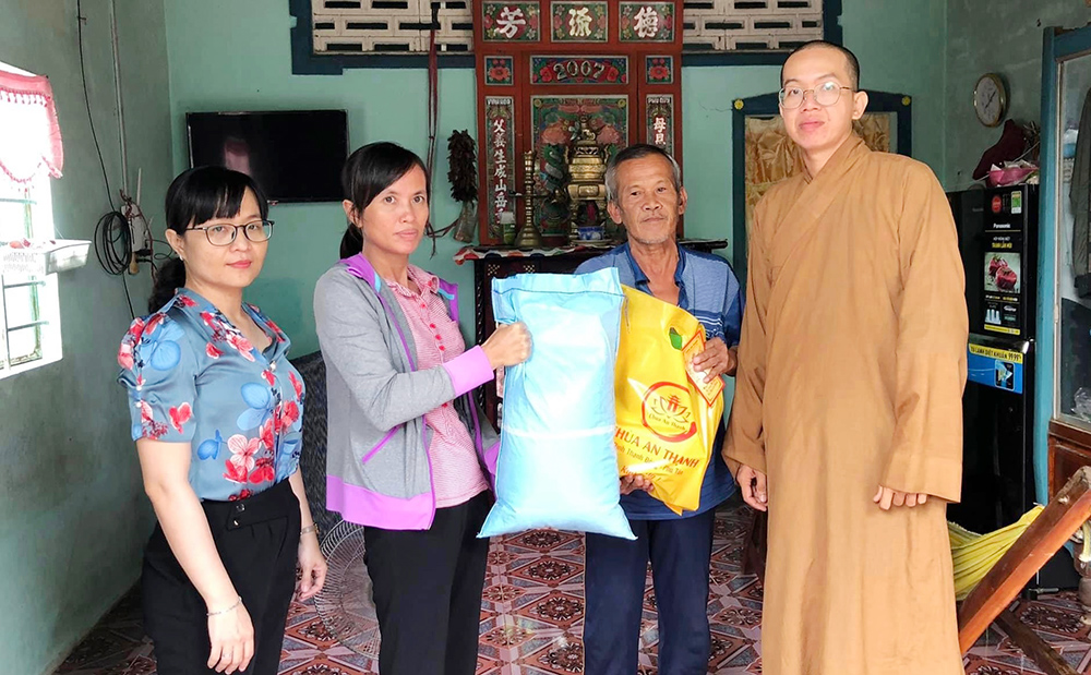 An lạc trong tuần lễ Phật đản