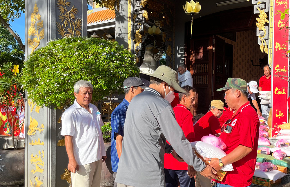An lạc trong tuần lễ Phật đản