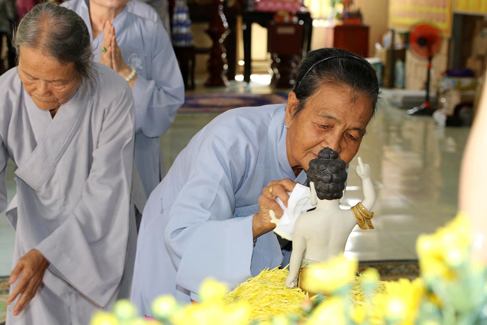 An lạc trong tuần lễ Phật đản