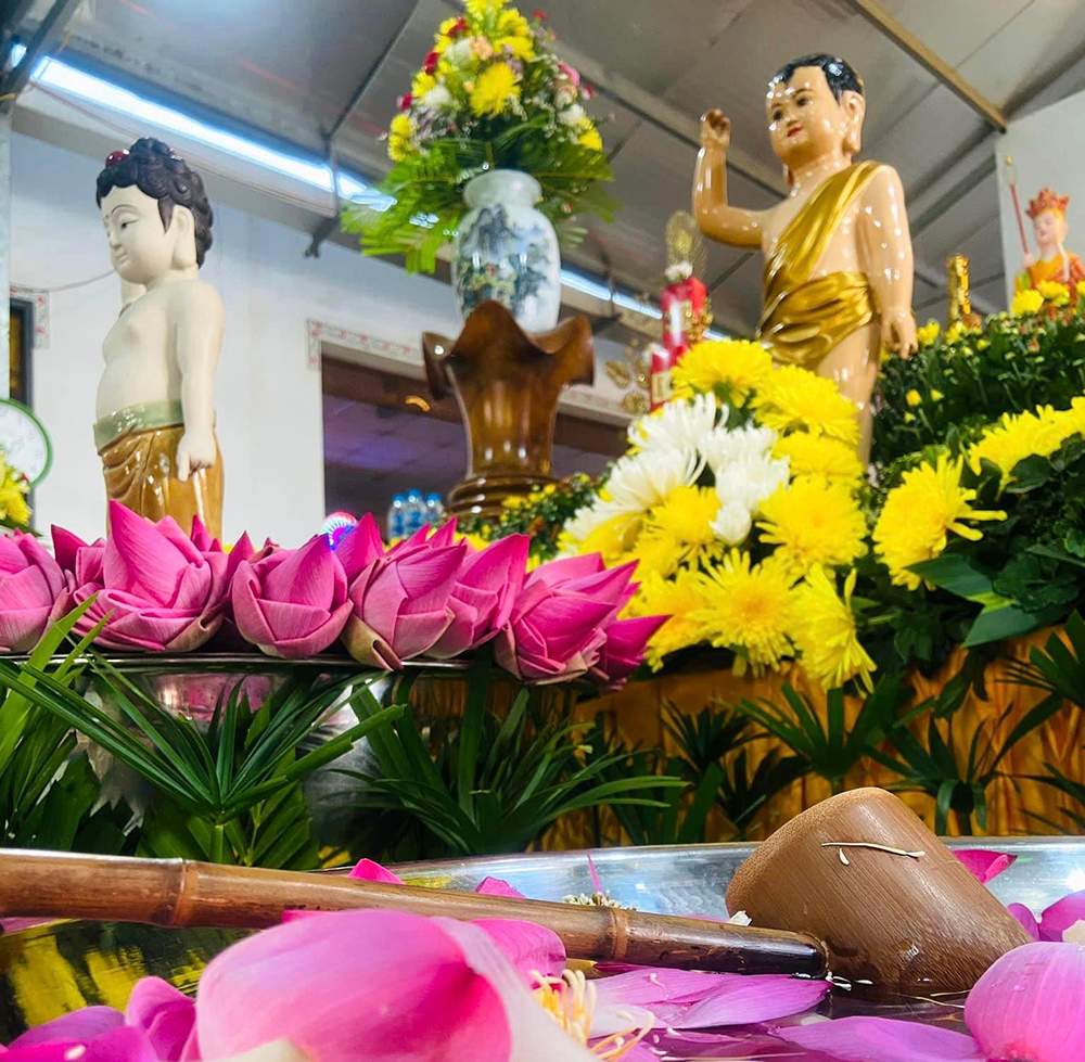 An lạc trong tuần lễ Phật đản