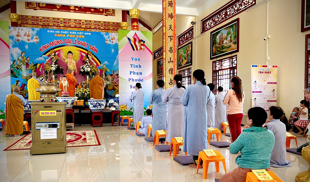 An lạc trong tuần lễ Phật đản