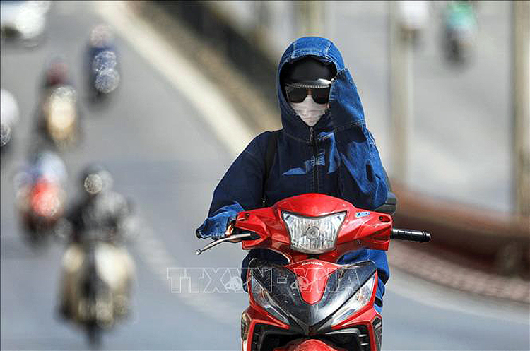 Nắng nóng ở miền Bắc và miền Trung kéo dài đến 4/6, có nơi trên 39 độ C