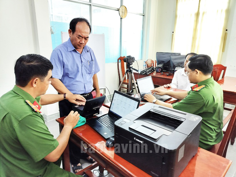 Công an Trà Vinh: Thu nhận trên 117.000 tài khoản định danh điện tử