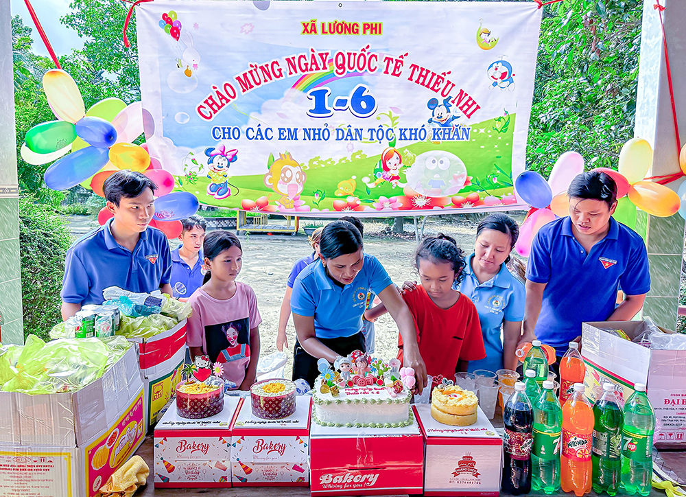 Ngày Quốc tế Thiếu nhi ý nghĩa cho trẻ em đồng bào dân tộc thiểu số Khmer xã Lương Phi