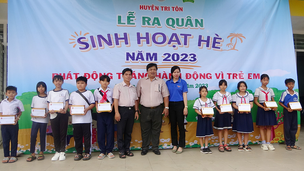 Huyện Tri Tôn ra quân sinh hoạt hè và Tháng hành động vì trẻ em