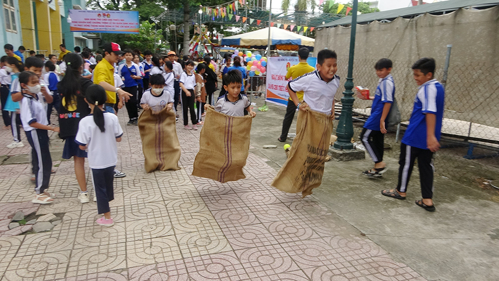 Huyện Tri Tôn ra quân sinh hoạt hè và Tháng hành động vì trẻ em