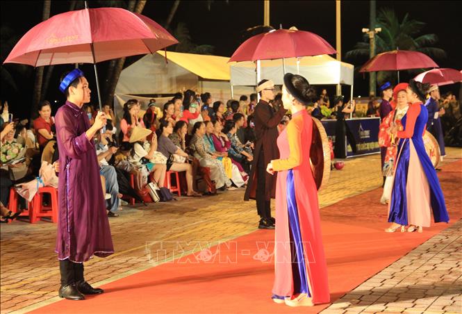 Festival Biển 2023: Tôn vinh áo dài Việt Nam
