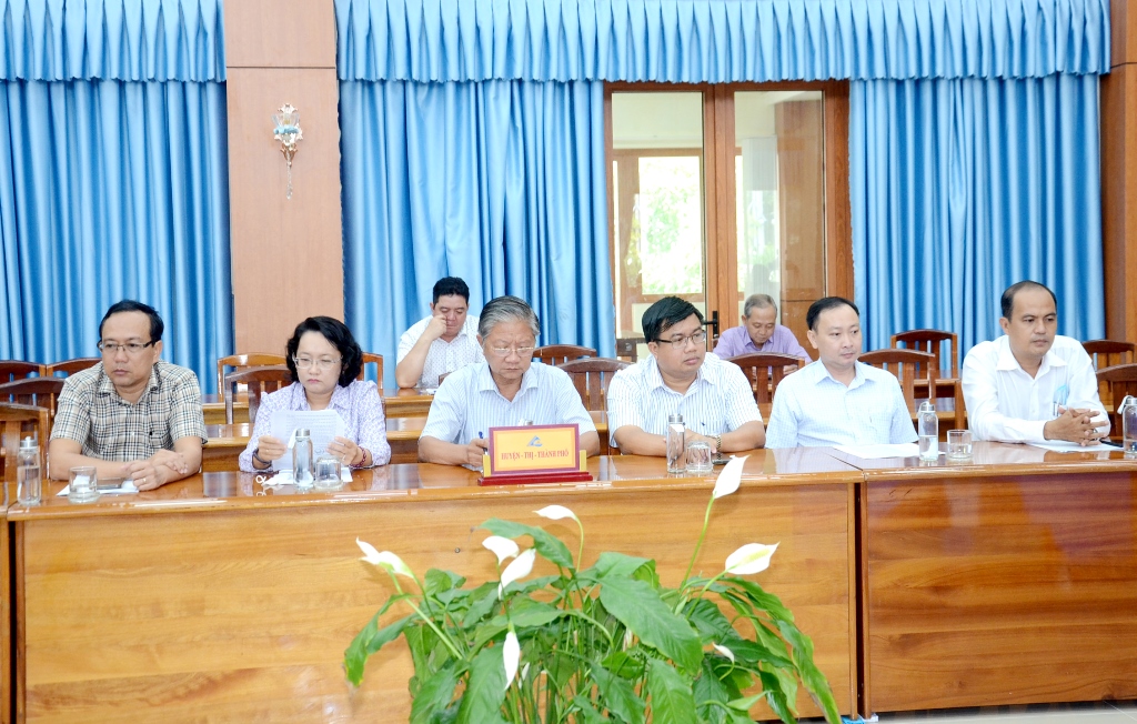 Chuyển COVID-19 không còn là bệnh truyền nhiễm nhóm A