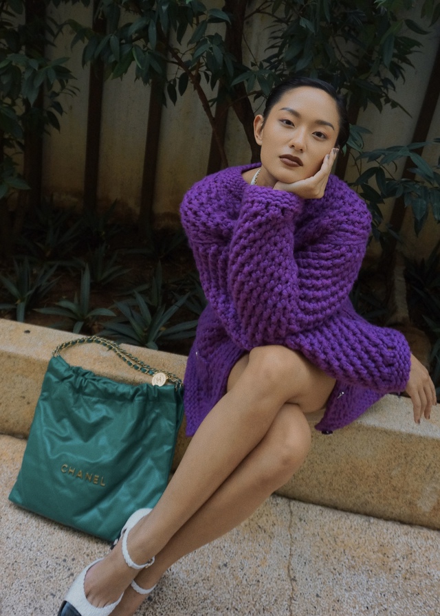 Hồ Thu Anh hóa quý cô cổ điển dự show thời trang của nhà mốt Pháp tại Nhật