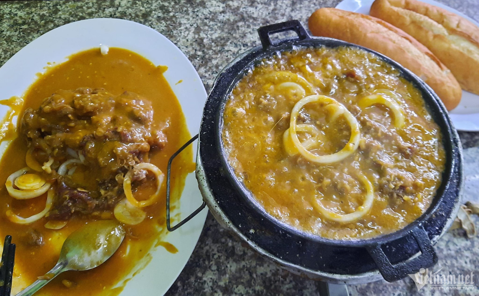 Bún đỏ, gỏi cà đắng: Có nơi nào ăn ngon như Buôn Ma Thuột