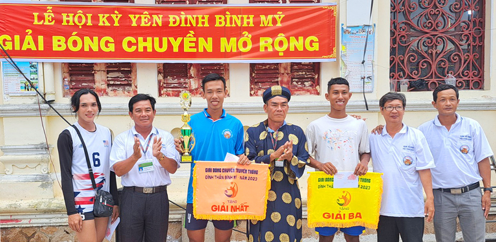 Nhộn nhịp lễ Kỳ yên đình Bình Mỹ