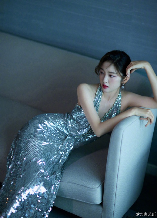 Angelababy, Đường Yên, Đường Nghệ Hân đọ sắc với những mẫu đầm tiệc lộng lẫy