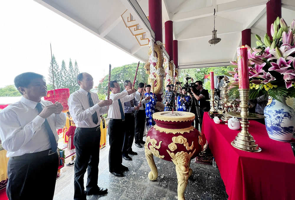 Lễ phục hiện rước Bà Chúa Xứ núi Sam
