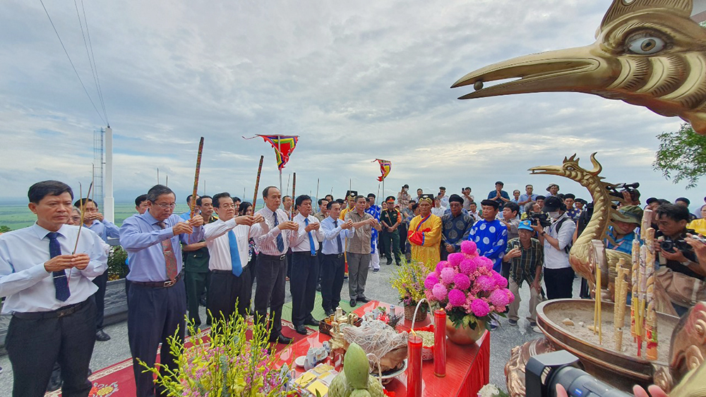 Lễ phục hiện rước Bà Chúa Xứ núi Sam