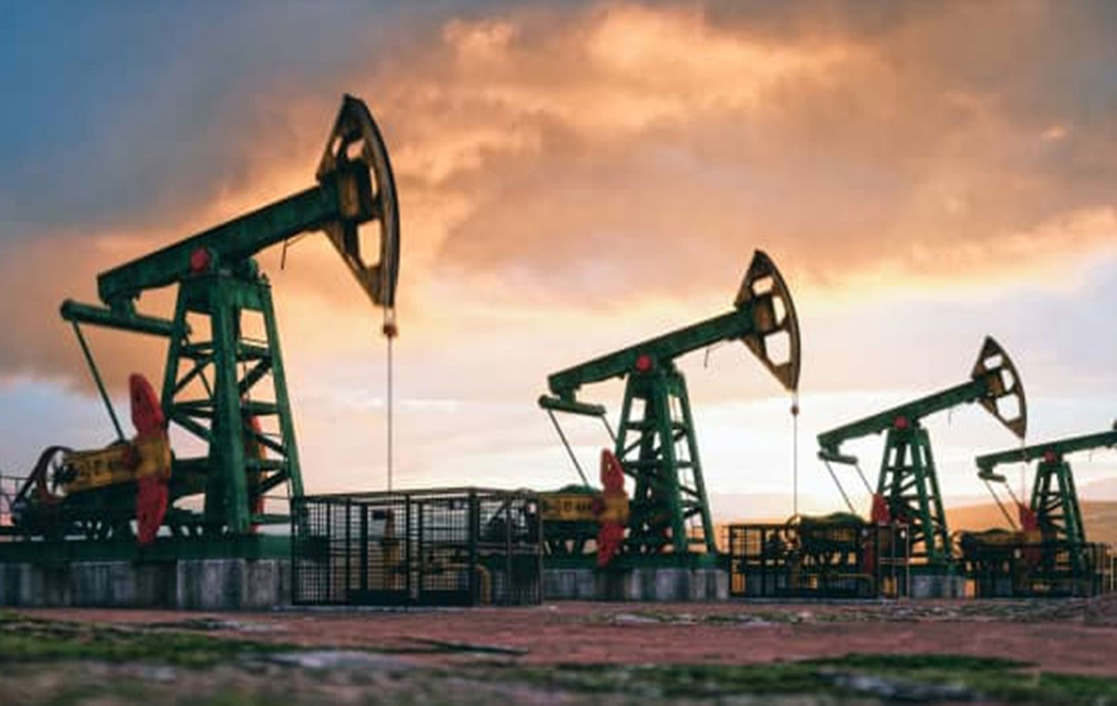 Giá xăng dầu hôm nay 10/6: Tiếp tục suy yếu