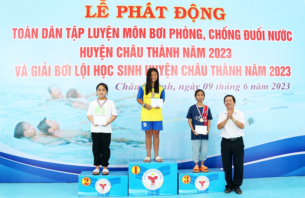 Châu Thành phát động phong trào toàn dân tập luyện môn bơi phòng, chống đuối nước