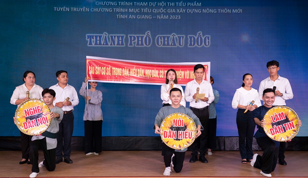 Hội thi tiểu phẩm tuyên truyền vai trò của hệ thống Dân vận, Mặt trận Tổ quốc Việt Nam, các tổ chức chính trị - xã hội tham gia xây dựng nông thôn mới