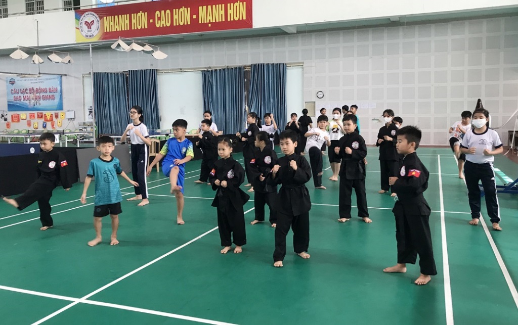 Sôi nổi sân chơi hè cho trẻ em