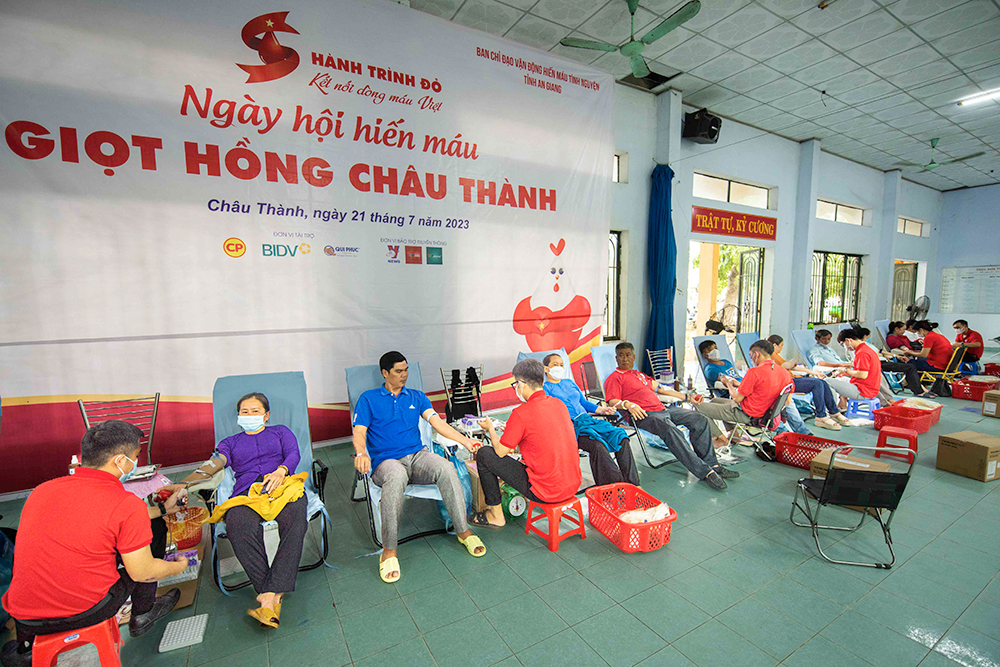 An Giang tổ chức Chương trình “Hành trình đỏ” và tôn vinh người hiến máu tiêu biểu tỉnh An Giang năm 2023
