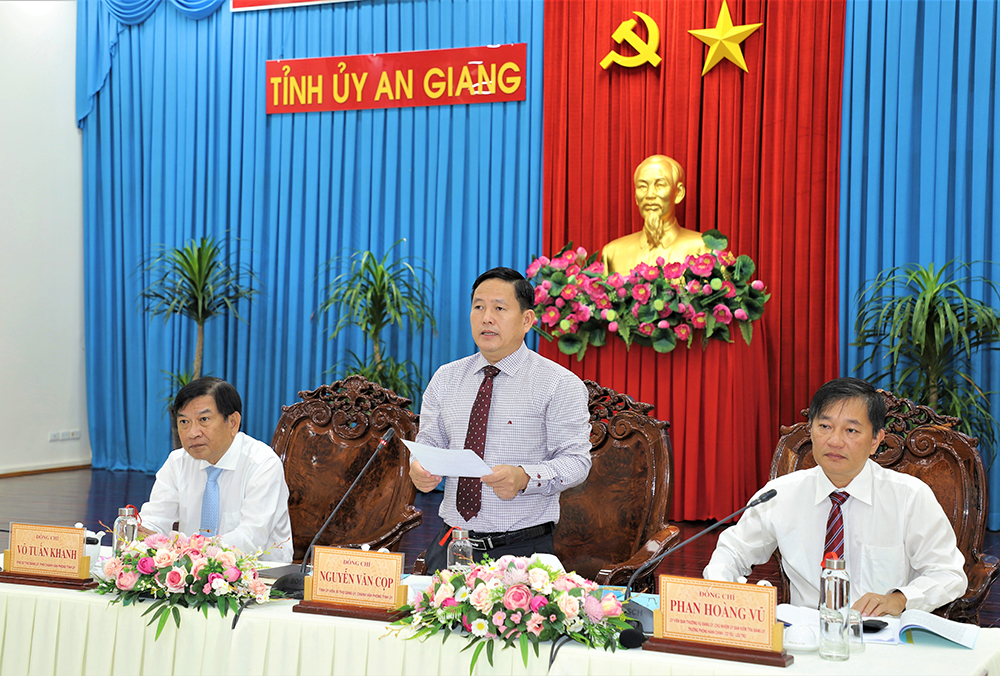 Đảng bộ Văn phòng Tỉnh ủy An Giang sơ kết giữa nhiệm kỳ
