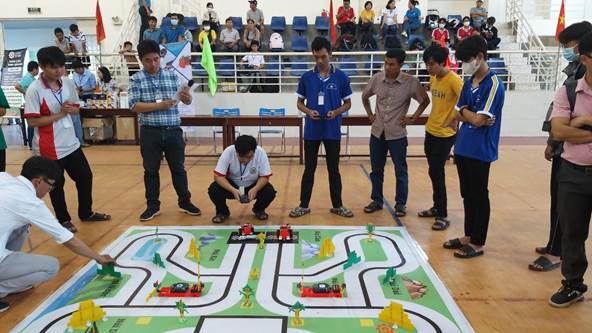 Trường THPT Long Xuyên đạt hạng nhất bảng trung học phổ thông Cuộc thi “An Giang Robotic Challenge 2023”