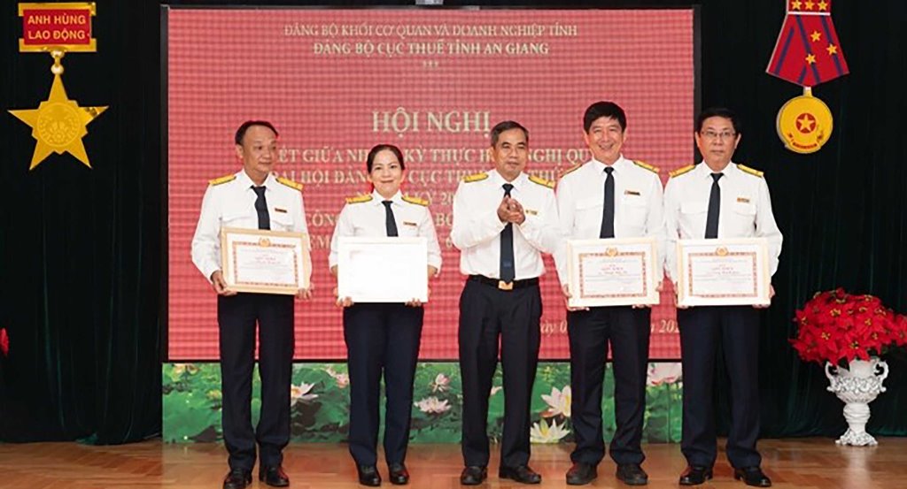 Ngành thuế An Giang nỗ lực thực hiện nhiệm vụ chính trị