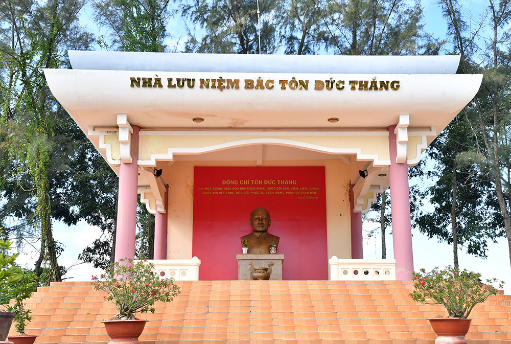 Tấm lòng người dân Đồng Tháp với Bác Tôn
