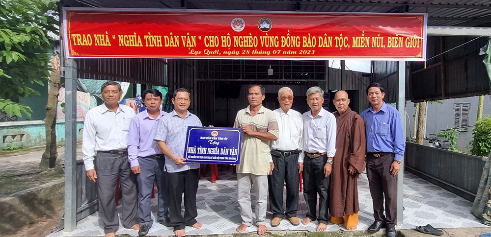 Chung tay hỗ trợ hộ khó khăn về nhà ở