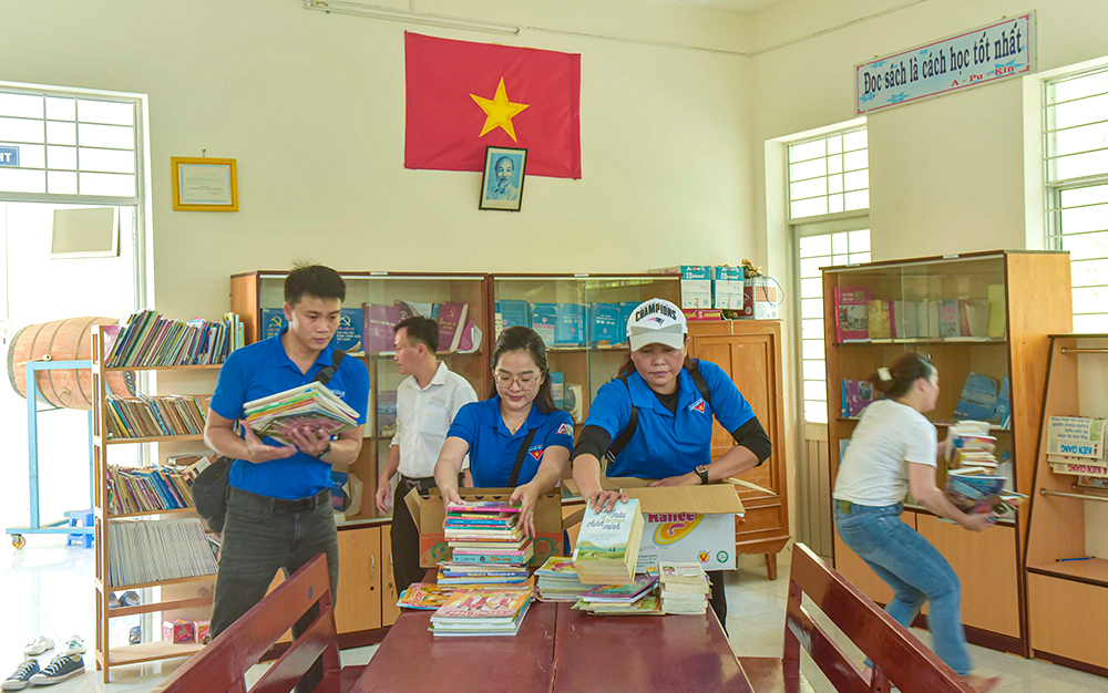 Tuổi trẻ An Giang hướng về biển, đảo quê hương