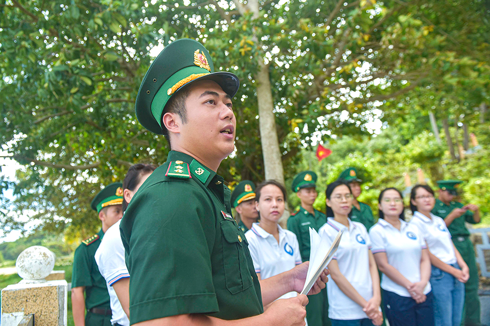 Tuổi trẻ An Giang hướng về biển, đảo quê hương